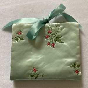 🌷Rare🌷Vintage 1950’s Ann Seton Embroidered Silk Lingerie Bag